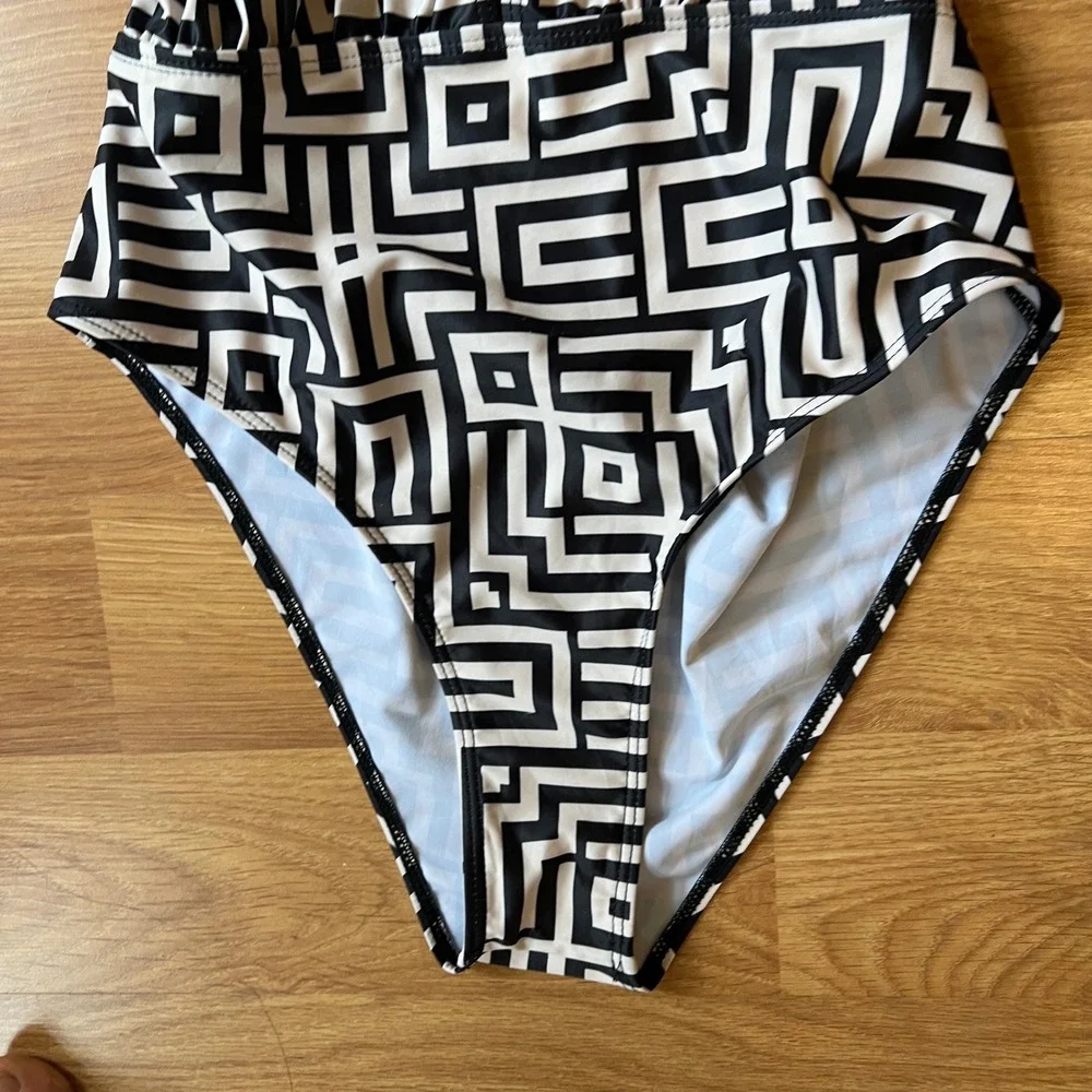 Geometric Deep V-Neck Swimsuit Medium Greek Key One Piece Cutout Bathing Suit